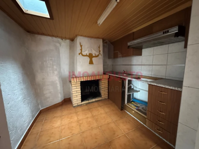 Moradia T2 para Venda em Vila Franca das Naves e Feital Foto 4