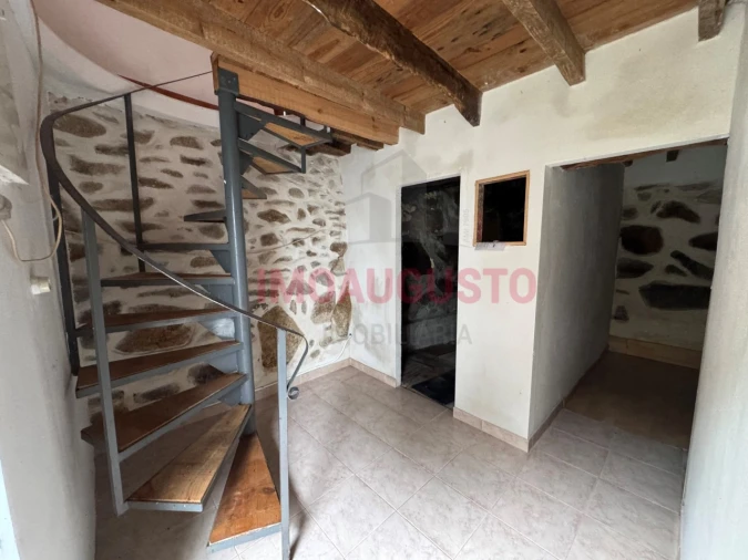 Moradia T2 para Venda em Vila Franca das Naves e Feital Foto 13