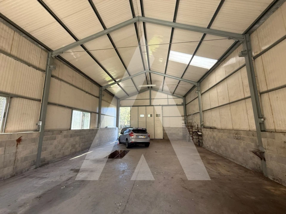 Armazém para Venda em Arrabal Foto 1