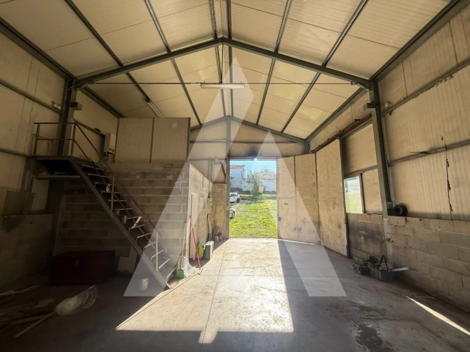 Armazém para Venda em Arrabal Foto 2