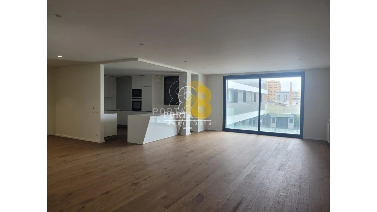 Apartamento T4 para Venda em Matosinhos e Leça da Palmeira Foto 1