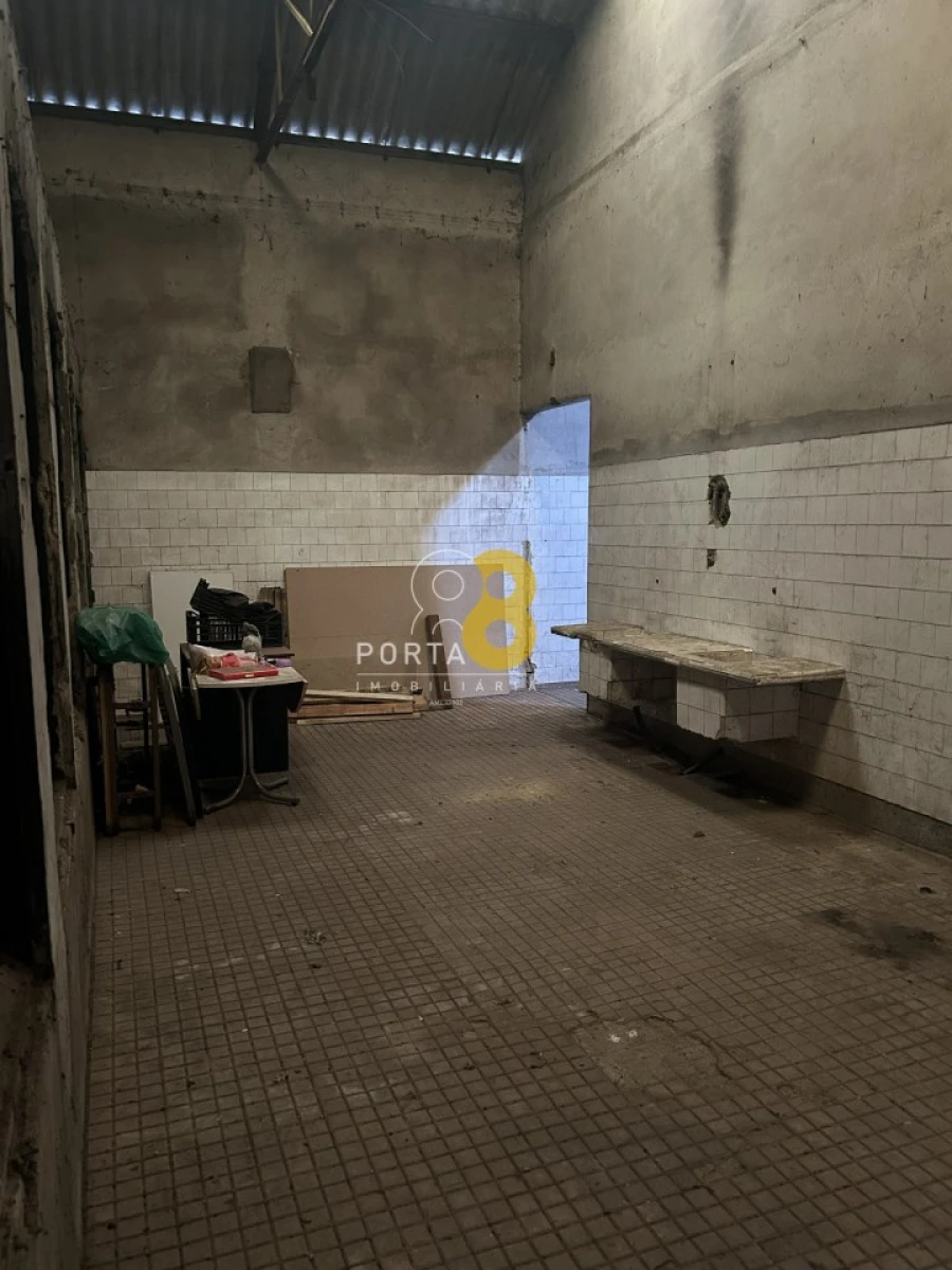 Armazém para Venda em Milheiros Foto 4