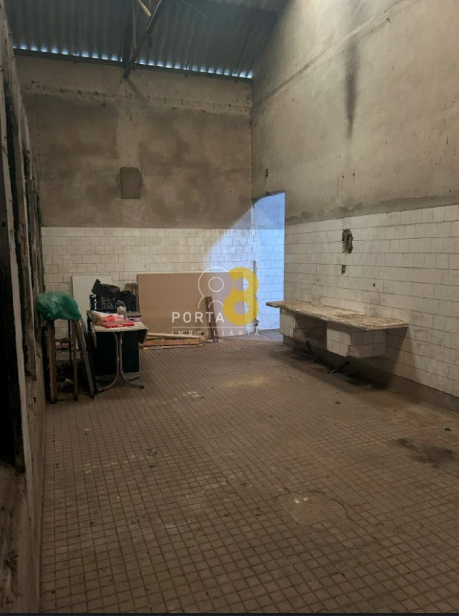 Armazém para Venda em Milheiros Foto 5