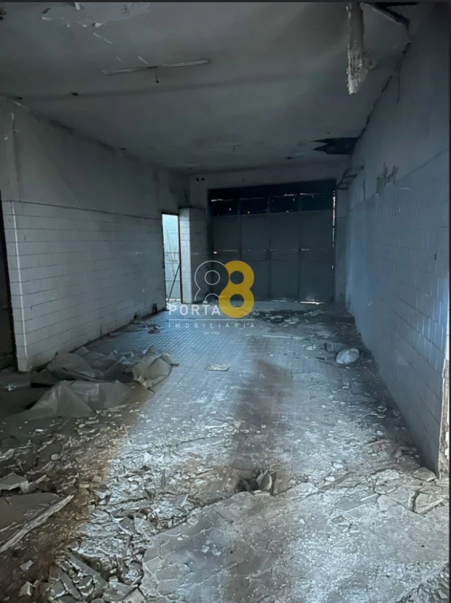 Armazém para Venda em Milheiros Foto 6