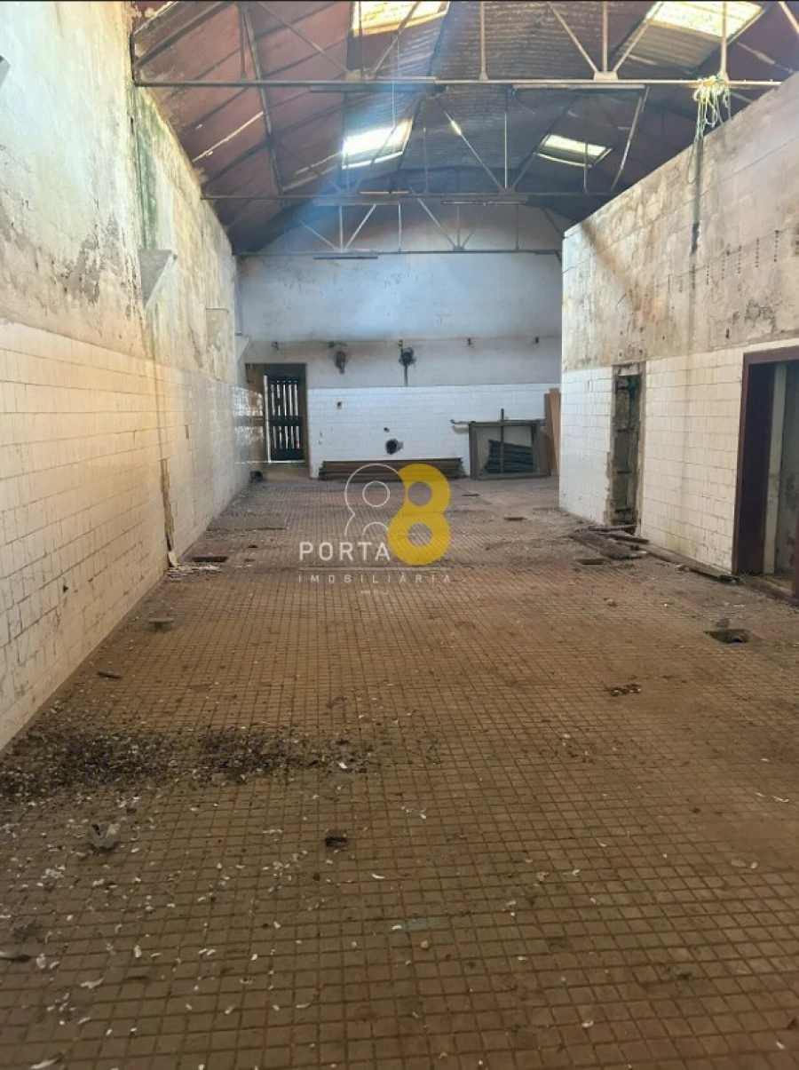 Armazém para Venda em Milheiros Foto 7