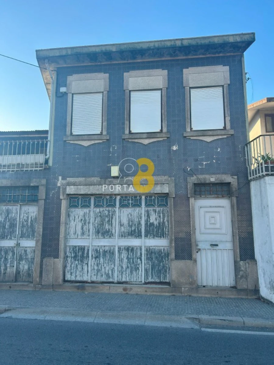 Armazém para Venda em Milheiros Foto 13