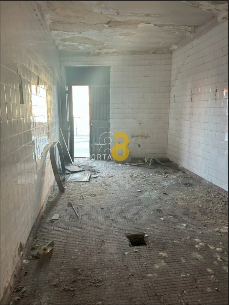 Armazém para Venda em Milheiros Foto 17