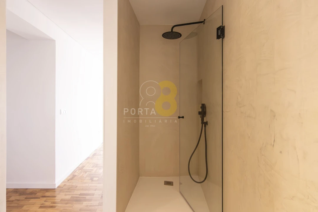 Apartamento T4 para Venda em Cedofeita, Santo Ildefonso, Sé, Miragaia, São Nicolau e Vitória Foto 3
