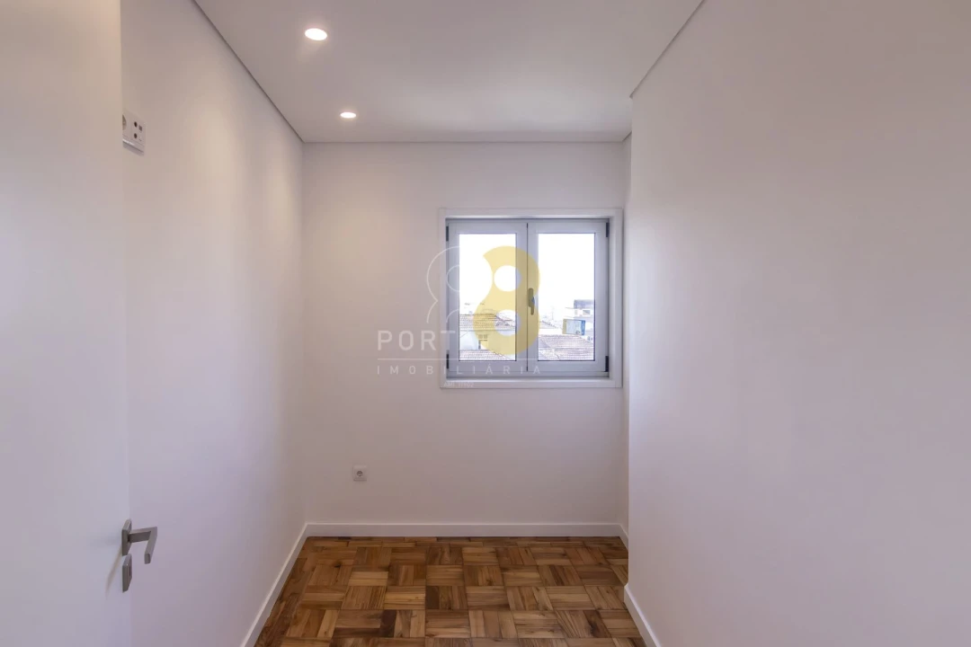Apartamento T4 para Venda em Cedofeita, Santo Ildefonso, Sé, Miragaia, São Nicolau e Vitória Foto 16