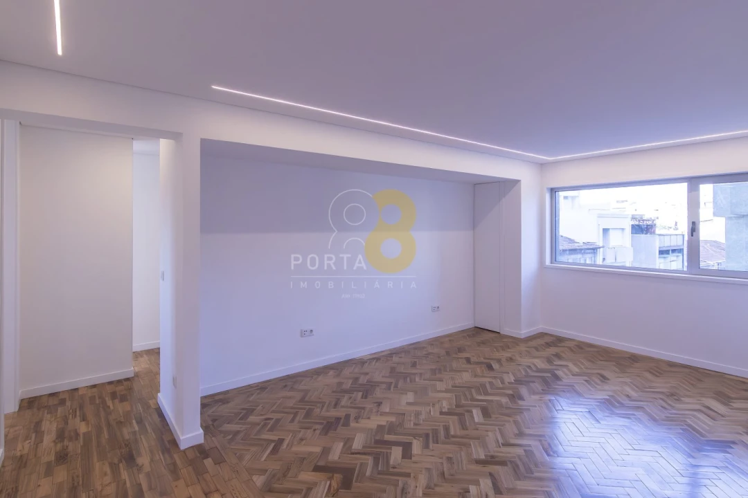 Apartamento T4 para Venda em Cedofeita, Santo Ildefonso, Sé, Miragaia, São Nicolau e Vitória Foto 17
