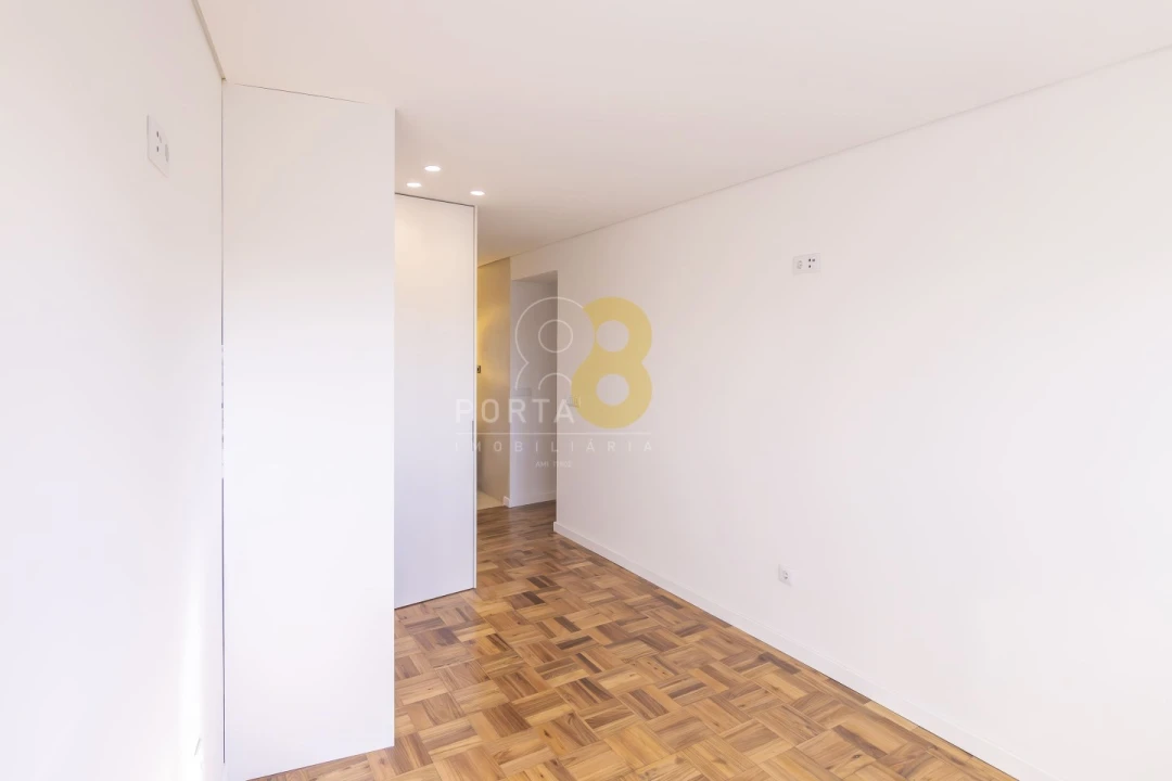 Apartamento T4 para Venda em Cedofeita, Santo Ildefonso, Sé, Miragaia, São Nicolau e Vitória Foto 21