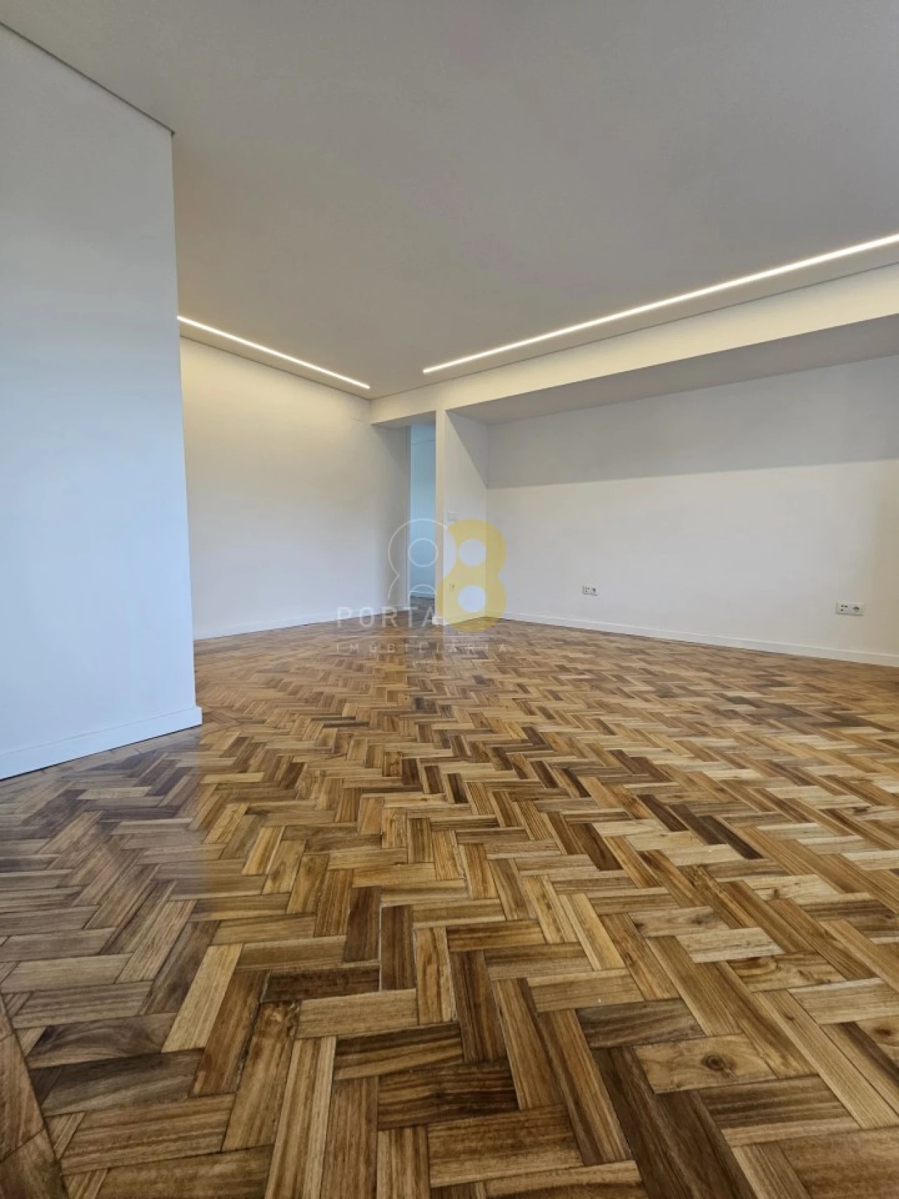 Apartamento T4 para Venda em Cedofeita, Santo Ildefonso, Sé, Miragaia, São Nicolau e Vitória Foto 23