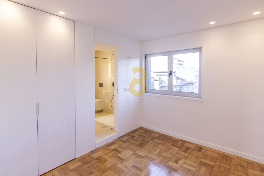 Apartamento T4 para Venda em Cedofeita, Santo Ildefonso, Sé, Miragaia, São Nicolau e Vitória Foto 26