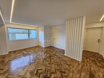 Apartamento T4 para Venda em Cedofeita, Santo Ildefonso, Sé, Miragaia, São Nicolau e Vitória