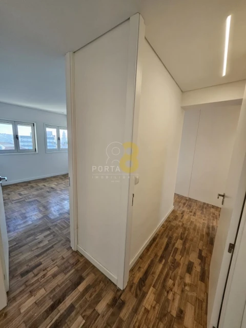 Apartamento T4 para Venda em Cedofeita, Santo Ildefonso, Sé, Miragaia, São Nicolau e Vitória