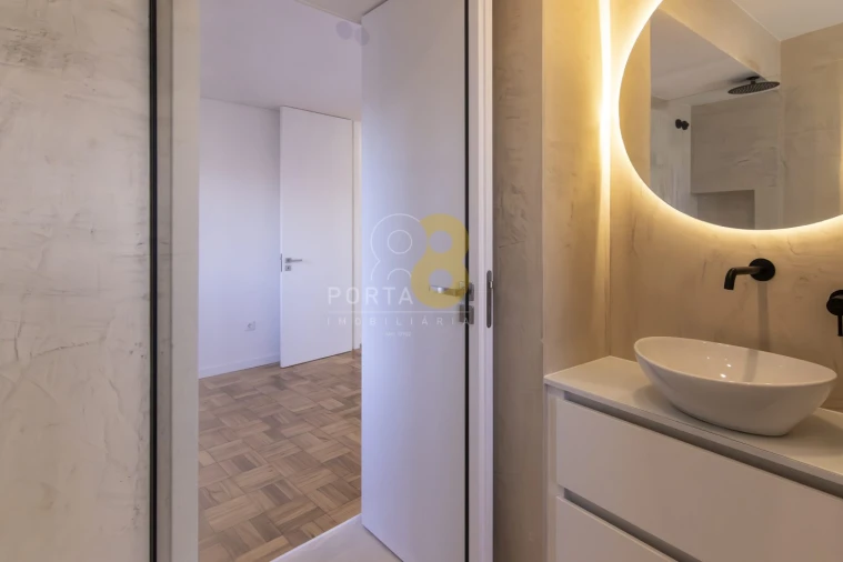 Apartamento T4 para Venda em Cedofeita, Santo Ildefonso, Sé, Miragaia, São Nicolau e Vitória Foto 5