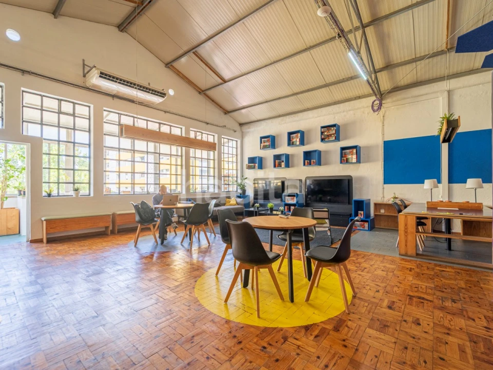 Escritório para Arrendamento em Alvalade Foto 2