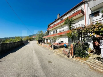 Moradia T8 para Venda em Teixoso e Sarzedo