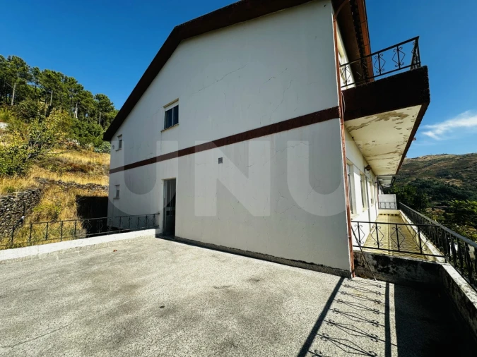 Moradia T8 para Venda em Teixoso e Sarzedo Foto 21