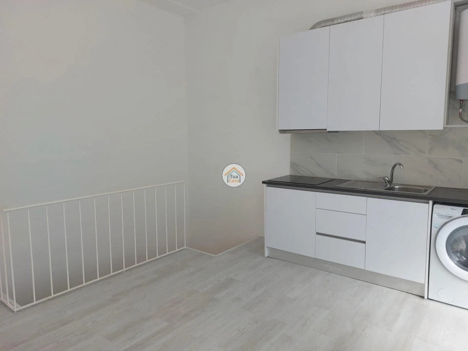 Loja para Venda em Almada, Cova da Piedade, Pragal e Cacilhas Foto 4