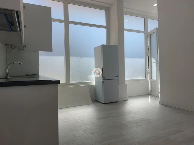 Loja para Venda em Almada, Cova da Piedade, Pragal e Cacilhas Foto 3