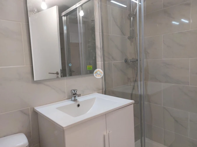 Loja para Venda em Almada, Cova da Piedade, Pragal e Cacilhas Foto 22