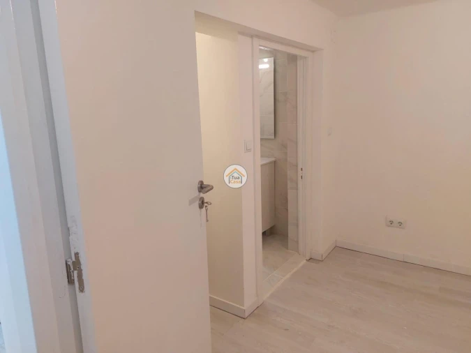 Loja para Venda em Almada, Cova da Piedade, Pragal e Cacilhas Foto 18