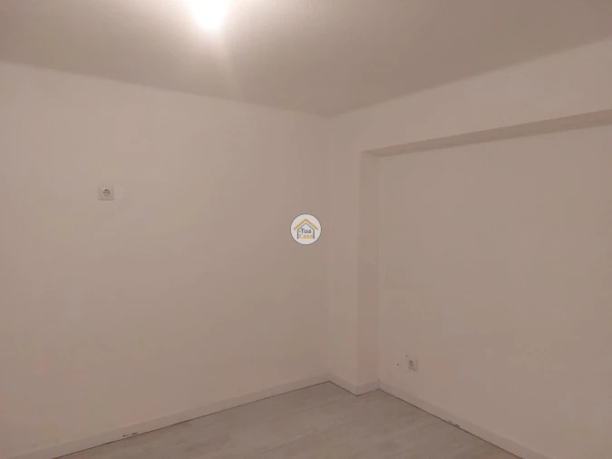 Loja para Venda em Almada, Cova da Piedade, Pragal e Cacilhas Foto 8