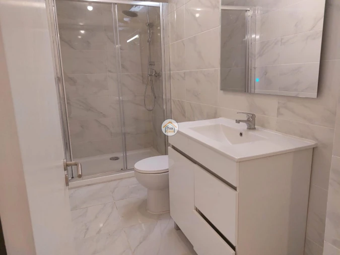 Loja para Venda em Almada, Cova da Piedade, Pragal e Cacilhas Foto 21