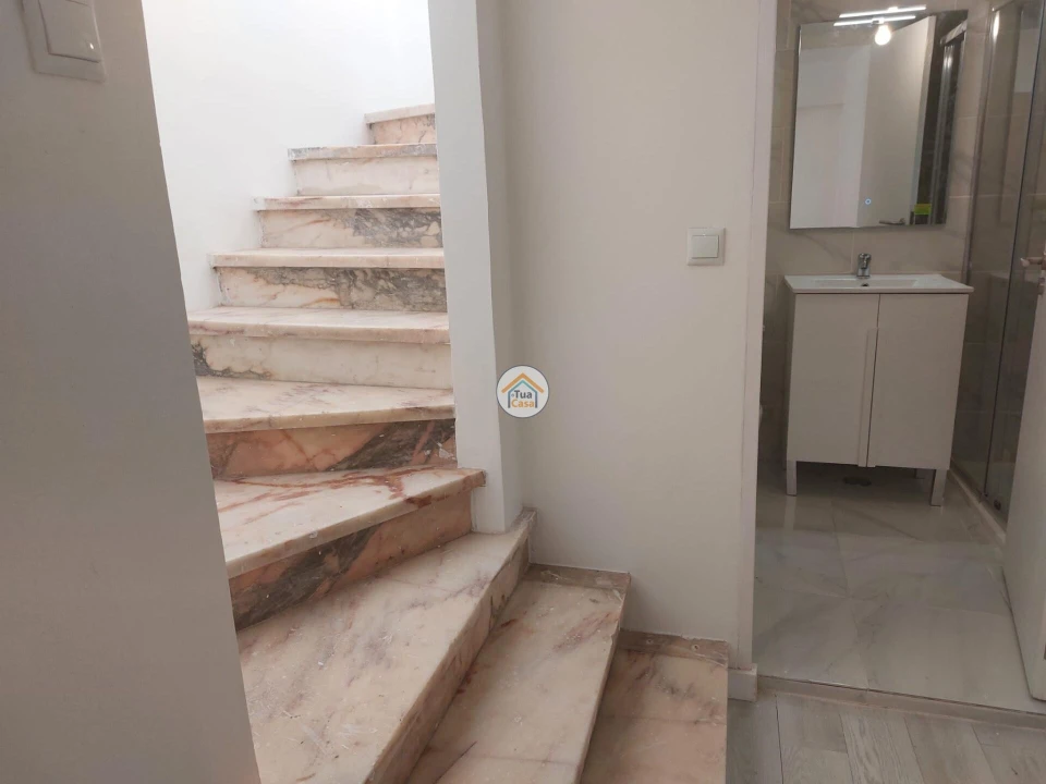 Loja para Venda em Almada, Cova da Piedade, Pragal e Cacilhas Foto 10