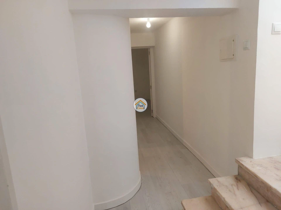 Loja para Venda em Almada, Cova da Piedade, Pragal e Cacilhas Foto 6