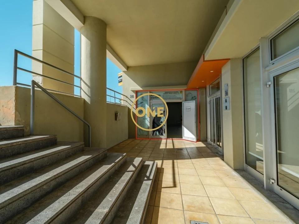 Loja para Venda em Ponta Delgada (São Pedro) Foto 2