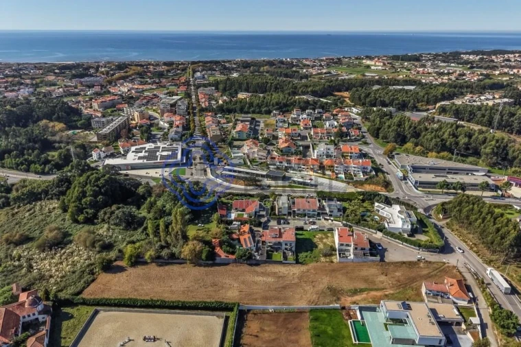 Terreno para Venda em Gulpilhares e Valadares