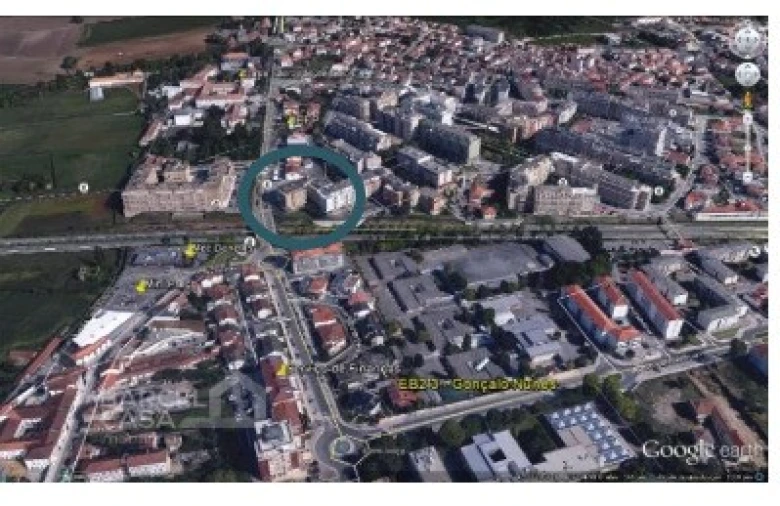 Loja para Arrendamento em Arcozelo Foto 2