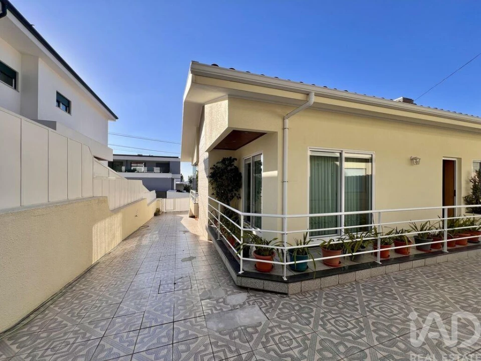 Moradia T3 para Venda em Nogueira e Silva Escura Foto 23