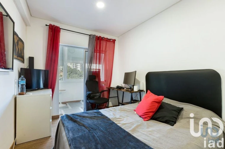 Apartamento T3 para Venda em Seixal, Arrentela e Aldeia de Paio Pires Foto 8