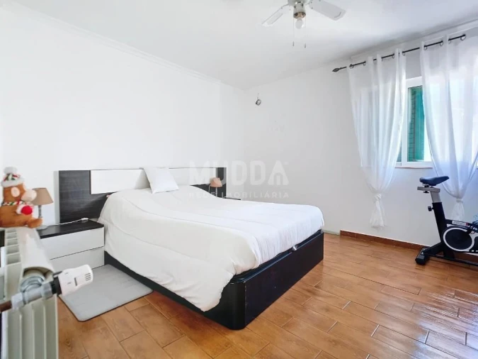 Moradia T4 para Venda em Curalha Foto 3