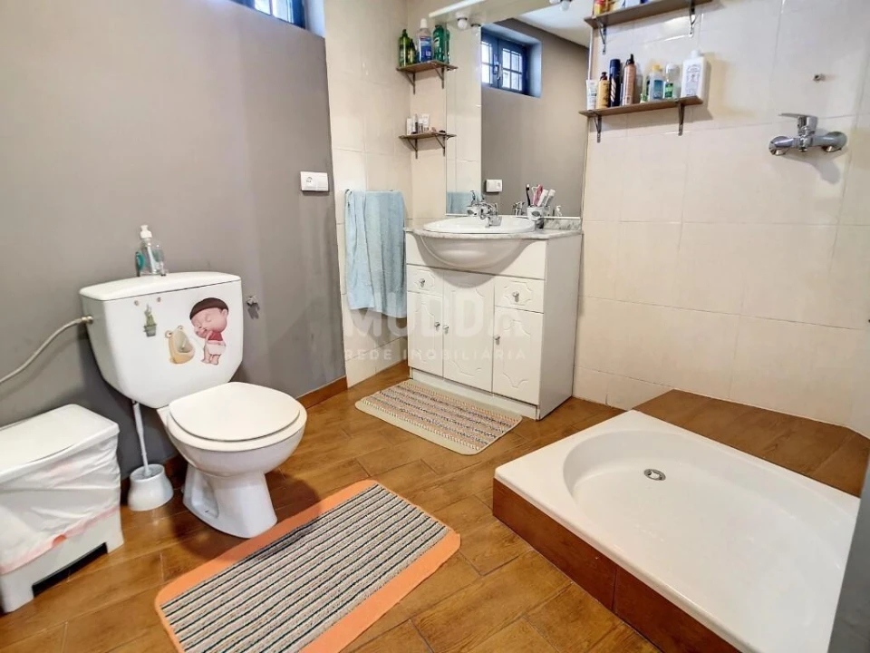 Moradia T4 para Venda em Curalha Foto 8