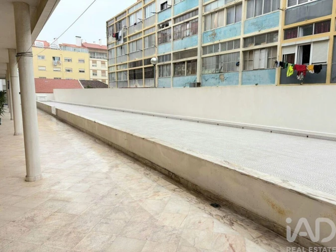 Apartamento T2 para Venda em Agualva e Mira-Sintra Foto 17