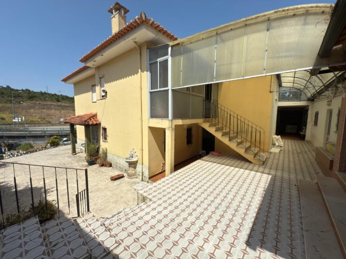 Moradia T3 para Venda em Lavos Foto 3