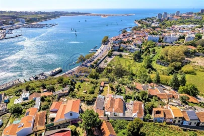 Terreno para Venda em Lordelo do Ouro e Massarelos