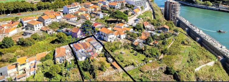 Terreno para Venda em Lordelo do Ouro e Massarelos
