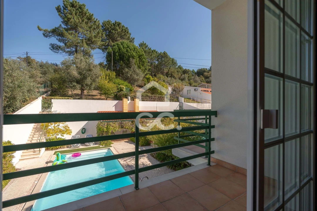 Moradia T4 para Venda em Eiras e São Paulo de Frades Foto 16