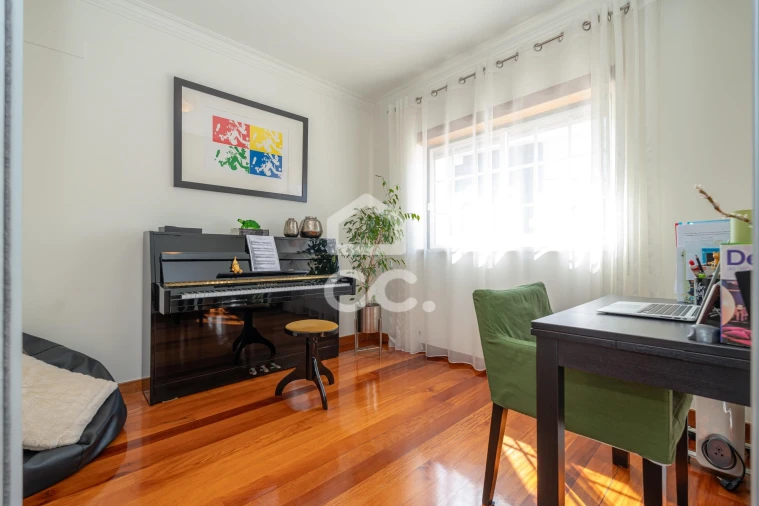 Moradia T4 para Venda em Eiras e São Paulo de Frades Foto 7