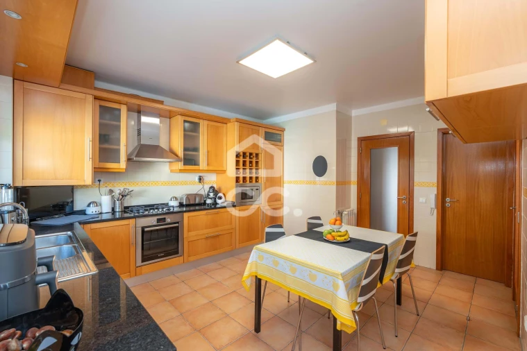 Moradia T4 para Venda em Eiras e São Paulo de Frades Foto 14