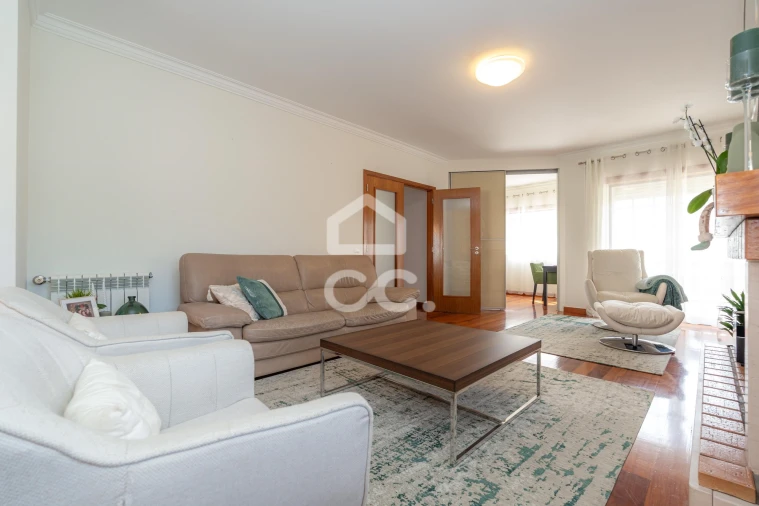 Moradia T4 para Venda em Eiras e São Paulo de Frades Foto 3