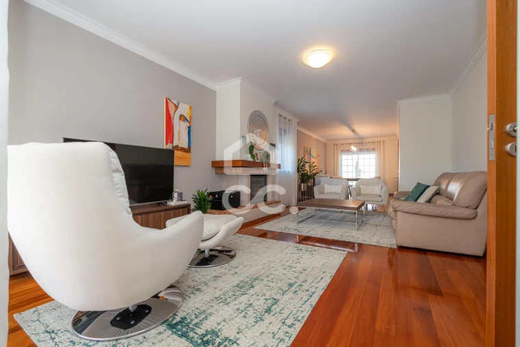 Moradia T4 para Venda em Eiras e São Paulo de Frades Foto 4