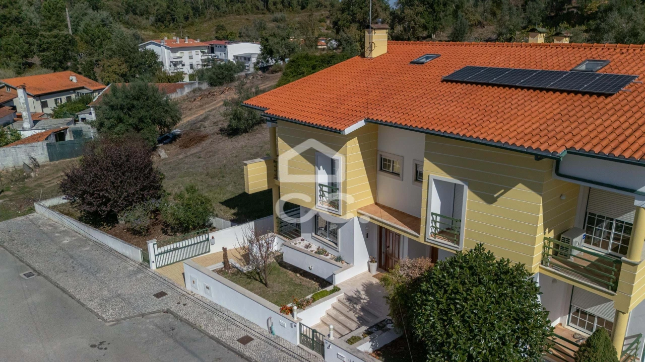 Moradia T4 para Venda em Eiras e São Paulo de Frades Foto 39