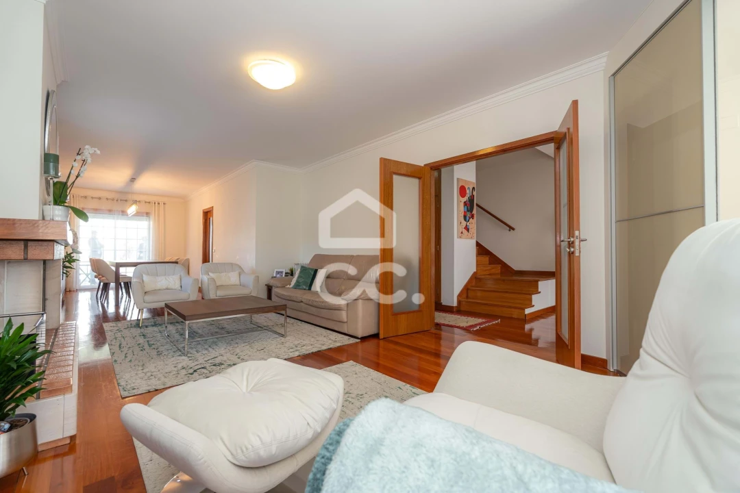 Moradia T4 para Venda em Eiras e São Paulo de Frades Foto 10