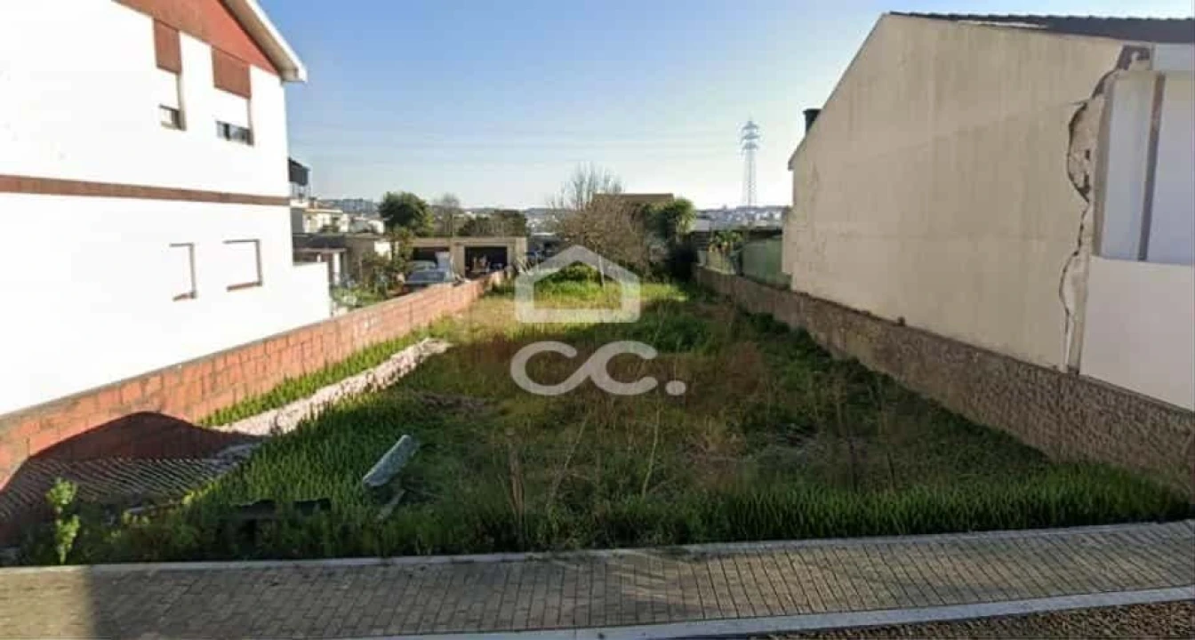 Terreno para Venda em Ermesinde Foto 2